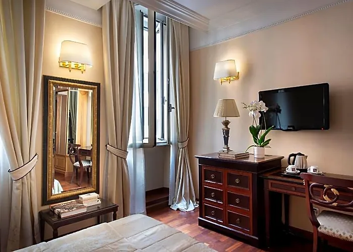 Cecil Hotel 3*